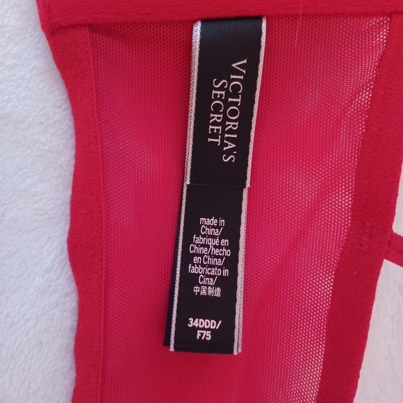 Victoria’s Secret Deep Plunge Bra - Picture 7 of 7